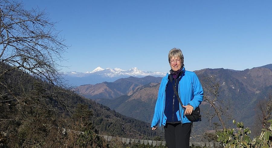 Blick &uuml;ber die Eisriesen des Himalaya - Zentral-Bhutan: Landschaft