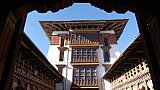 Innenhof im Jakar Dzong - Zentral-Bhutan: Sehensw&uuml;rdigkeiten