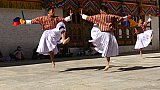 Erster Tag des Lhuentse Klosterfestes mit Vort&auml;nzen - Ost-Bhutan: Lhuentse Klosterfest