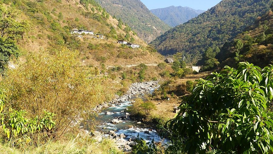 Weg zum Bergdorf Khoma - Ost-Bhutan: Landschaft
