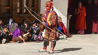 Atsaras, die Narren beim Klosterfest - Ost-Bhutan: Lhuentse Klosterfest