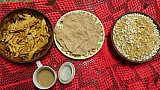 Typisch bhutanische Snacks - Ost-Bhutan: Essen & Schlafen