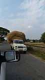 Streetlife in Indien mit vollbeladenem Pickup - Streetlife in Indien