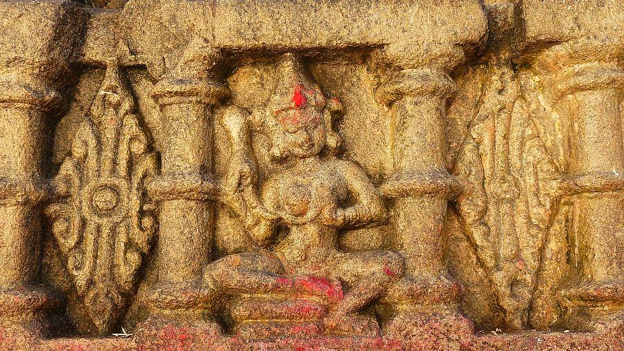 Steinrelief  am Kamakhya Tempel - Indien - Assam - Sehensw&uuml;rdigkeiten