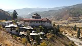 Blick auf den Paro Dzong auch Rinpung Dzong genanant - Paro - Haa: Sehensw&uuml;rdigkeiten