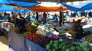 Markt am Sonntag in Paro - Paro - Haa: Land und Leute