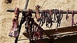 Fleisch wird in der Sonne getrocknet. - Paro - Haa: Land und Leute