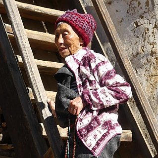 Bhutanerin - Paro - Haa: Land und Leute