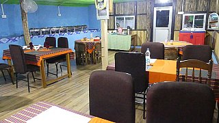 Restaurant im Payaul Resort im Lhuentse-Tal - Ost-Bhutan: Essen & Schlafen