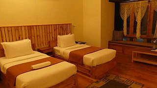 Zimmer im Vara Hotel im Punakha-Tal - Thimphu-Punakha: Essen & Schlafen
