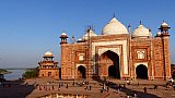 Moschee neben dem Taj Mahal in Agra - Uttar Pradesh: Sehensw&uuml;rdigkeiten