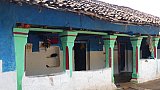 Bunt gestrichene H&auml;user in Bhoramdeo, Chhattisgarh - Chhattisgarh: Land-und-Leute
