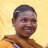Junge Frau auf dem Wochenmarkt von Bodla - Chhattisgarh: Land-und-Leute
