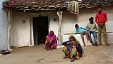 Zwei &auml;ltere Damen in Dorf Jatkara - Madhya-Pradesh: Land und Leute