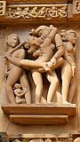 Erotische Szenen aus dem Kamasutra in Khajuraho - Madhya-Pradesh: Sehensw&uuml;rdigkeiten