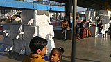 Frachtgut zum Verladen - Indien mit dem Zug