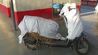 Motorrad zum Verfrachten. - Indien mit dem Zug