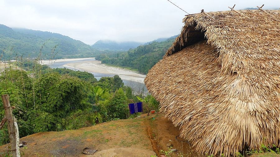 Adi Galong-Dorf bei Along - Indien - Nordosten - Land und Leute