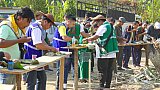 Gemeinschaftliches Mittagessen auf dem Papin-Fest - Indien - Nordosten - Land und Leute