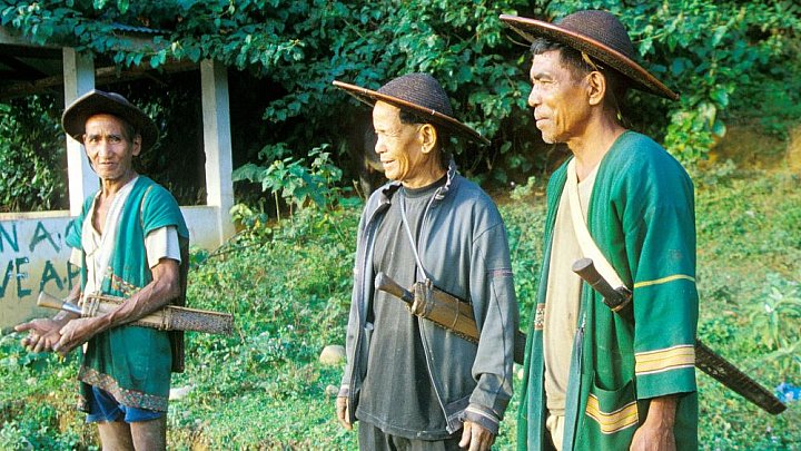 M&auml;nner des Adi-Stammes auf der Jagd - Indien - Nordosten - Land und Leute