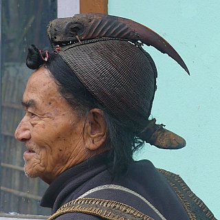 Apatani-Mann mit traditioneller Kappe - Indien - Nordosten - Land und Leute