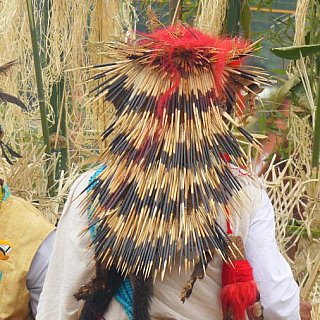 Nyishi-Priester mit Kopfschmuck - Indien - Nordosten - Land und Leute