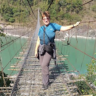 Fu&szlig;g&auml;nger-H&auml;ngebr&uuml;cke &uuml;ber den Brahmaputra - IND-Blog-Bilder
