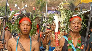 Wancho-Krieger in Kriegstracht - Indien - Nordosten - Land und Leute