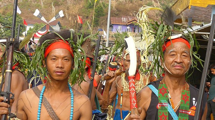 Wancho-Krieger in Kriegstracht - Indien - Nordosten - Land und Leute