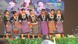 Frauen-Tanzgruppe des Idu Mishmi-Stammes - Indien - Nordosten - Land und Leute
