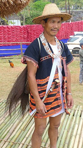 Idu Mishmi-Mann in Roing auf dem Reh-Fest - Indien - Nordosten - Land und Leute