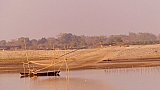 Fischernetze am Brahmaputra - Indien - Assam - Land und Leute