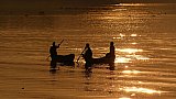 Mit dem Ruderboot auf dem Brahmaputra - Indien - Assam - Land und Leute