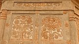 Florales Relief der Ranghar-Fassade - Indien - Nordosten - Sehensw&uuml;rdigkeiten