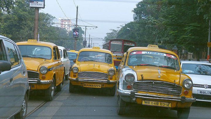 Taxis in Calcutta - West-Bengalen: Land-und-Leute