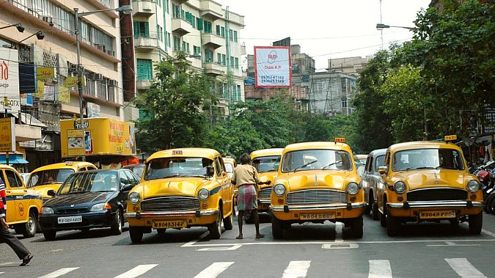 Taxis in Calcutta - West-Bengalen: Land-und-Leute