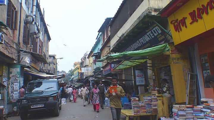 College Street in Calcutta - West-Bengalen: Land-und-Leute