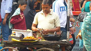 Imbiss-Stand in der College Street - West-Bengalen: Land-und-Leute