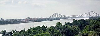 Calcutta-Panorama mit Howrah-Br&uuml;cke - West-Bengalen: Sehensw&uuml;rdigkeiten