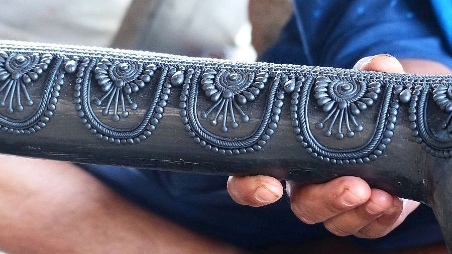 Metallkunstwerk hergestellt in Kumharpara  - Chhattisgarh: Land-und-Leute