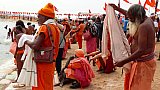Rituelles Bad auf der Rajim Kumbh Mela - Chhattisgarh: Land-und-Leute