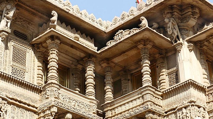 Steinreliefs aus Marmor - Gujarat - Sehensw&uuml;rdigkeiten