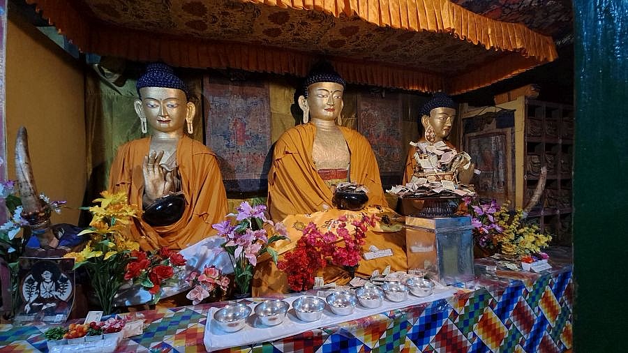 Buddha Statuen im Stakna Kloster - Ladakh: Sehensw&uuml;rdigkeiten