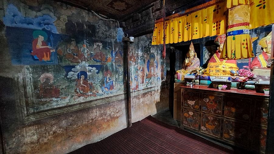 Tempelraum im Stakna Kloster - Ladakh: Sehensw&uuml;rdigkeiten