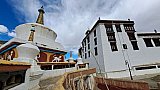 Lamayuru Kloter mit Chorten - Ladakh: Sehensw&uuml;rdigkeiten