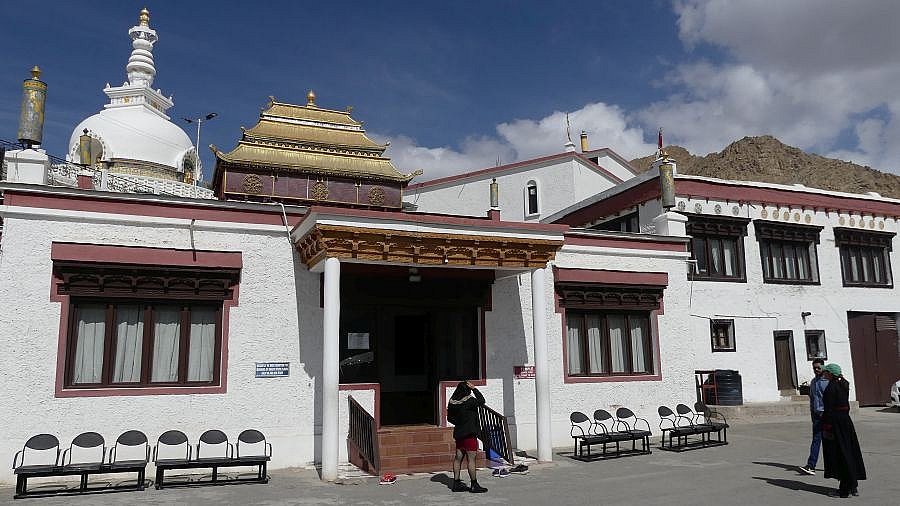 Kleines Kloster unterhalb der Shanti Stupa - Ladakh: Sehensw&uuml;rdigkeiten