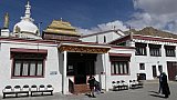 Kleines Kloster unterhalb der Shanti Stupa - Ladakh: Sehensw&uuml;rdigkeiten