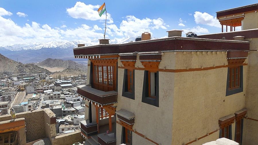 Weg hinauf zum Leh Palace - Ladakh: Landschaft