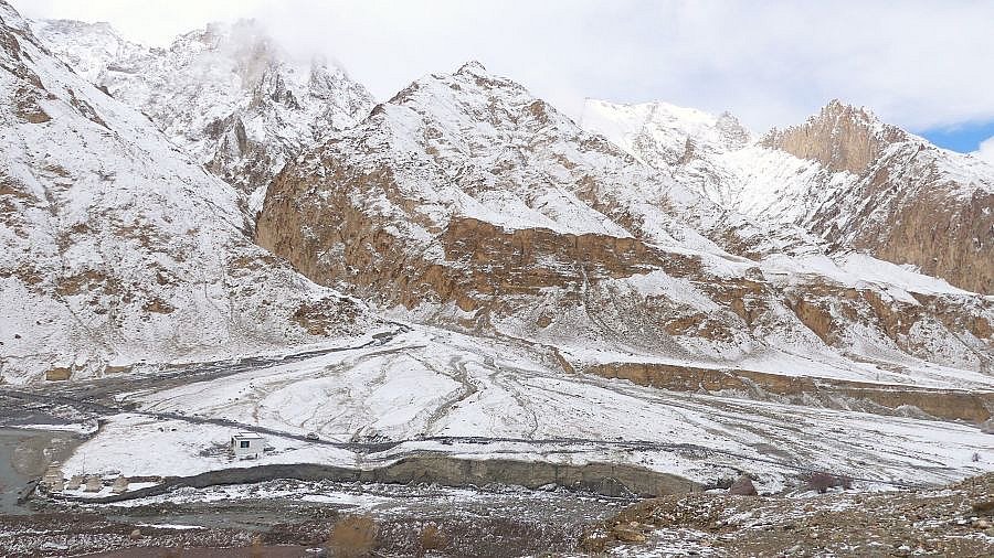 Verschneite Landschaft im Markha Valley - Ladakh: Landschaft