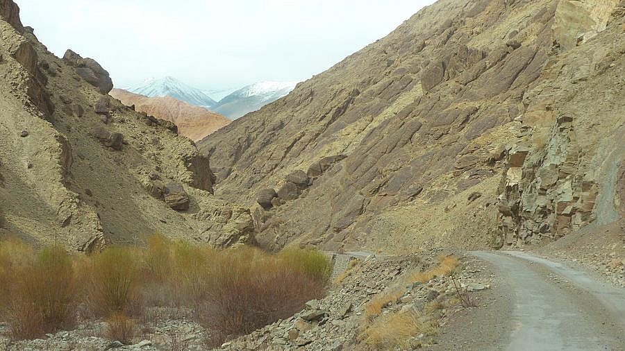 Fahrt in Richtung Lungmar - Ladakh: Landschaft